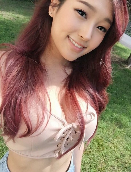 Kang Hee Yoon ポルノスター 写真