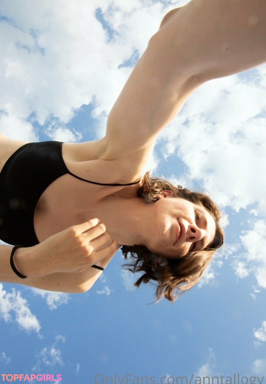 ゴス・ポーグ・オンリーファンズ 美しいヌード 写真