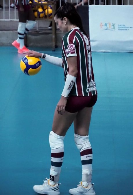 Lara Nobre 独占モデル 写真