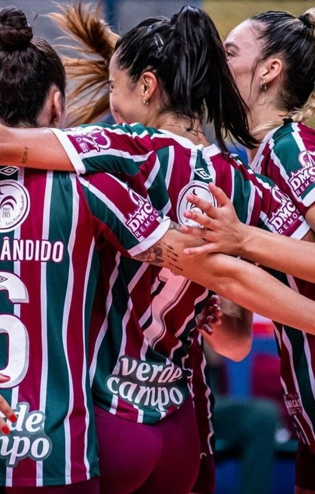 Lara Nobre profile image