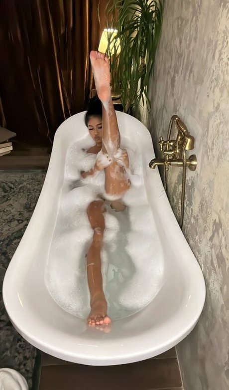 Mai Netnapar top profile image