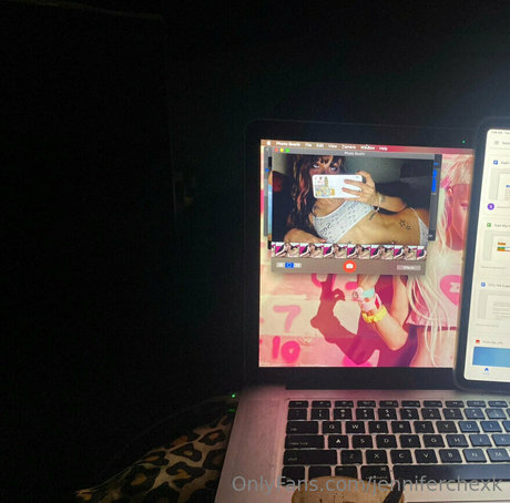 Jenniferchexk xxxモデル 写真