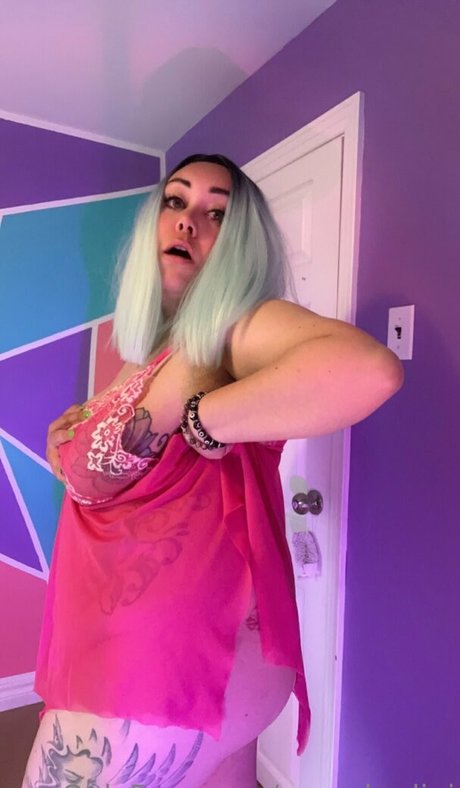 ravenbadini ポルノ女優 写真