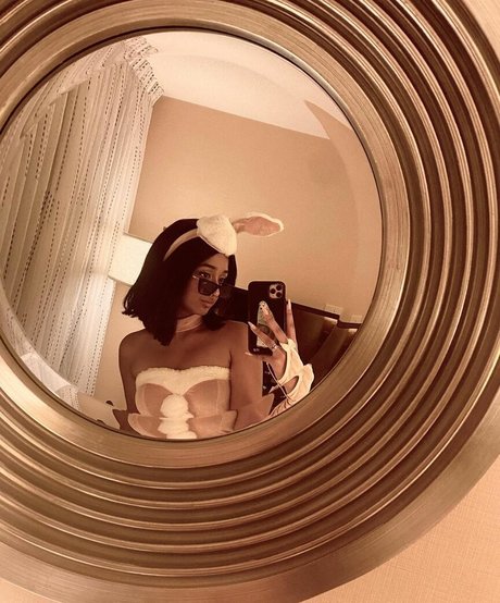 Maitreyi Ramakrishnan ポルノスター 可愛い 写真