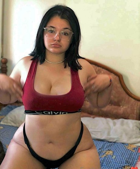 アジアンヨガ オンリーファンズ 美しい 画像