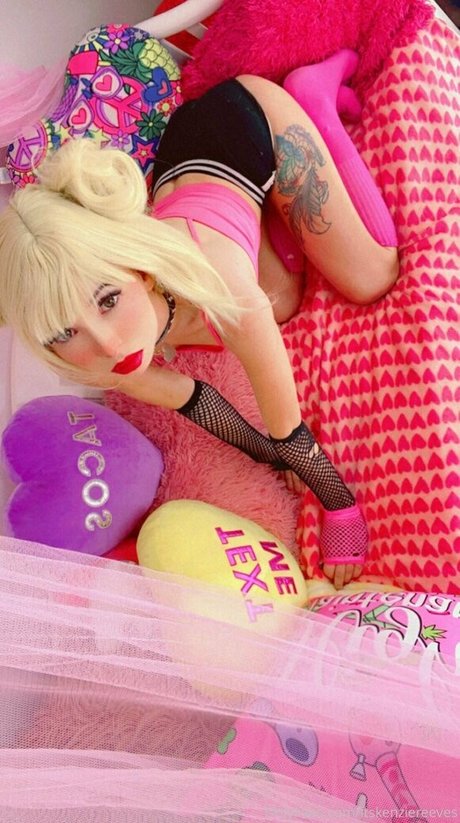 itskenziereeves ポルノモデル 写真