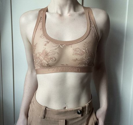 Depop Wins ポルノスター ホット 写真