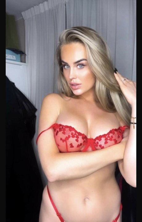 Julia Akkerman トップモデル 画像