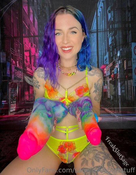 sagelovesbuttstuff top profile image