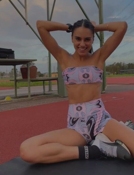 Imogen Russell アダルト女優 写真