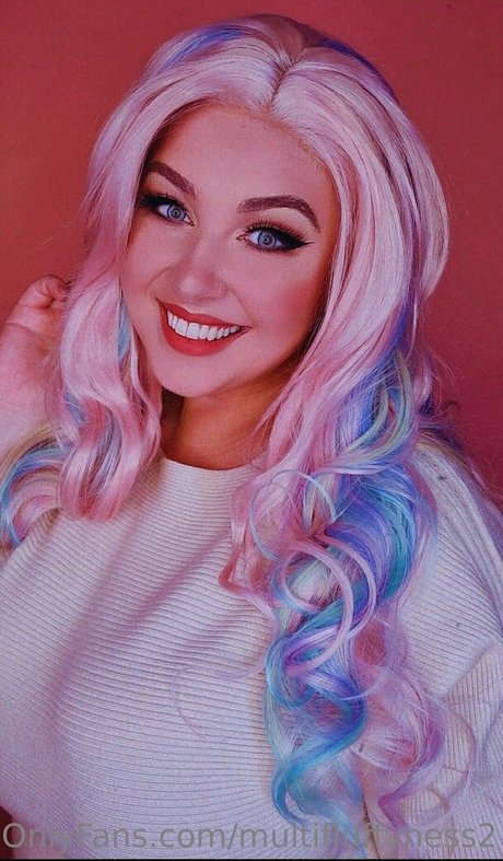 multifluffyness2 スター 裸 画像