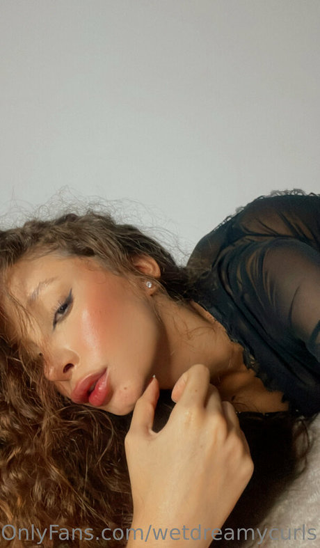 wetdreamycurls 最高の女優 写真