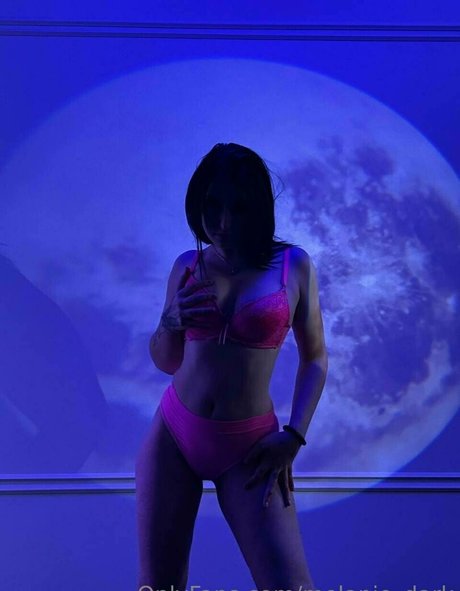 melanie dark ポルノスター トップ 画像