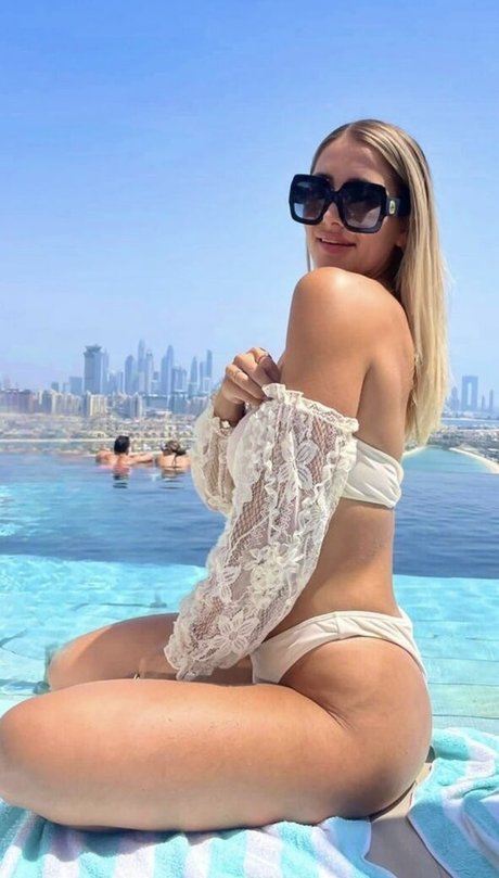 Georgian Daisy Bauer スター 画像