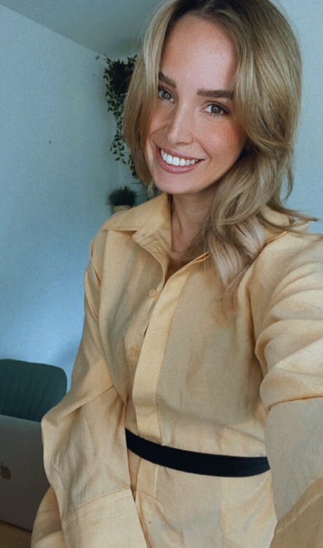 Juliaroemmelt ポルノスター 写真