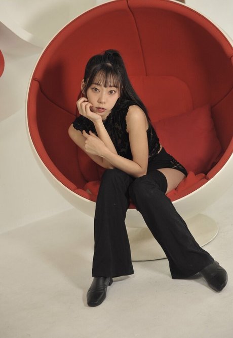 Hikaru Aoyama ポルノスター アート 写真