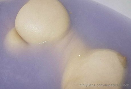 Lunaticalwitch ヌードのポルノスター 写真