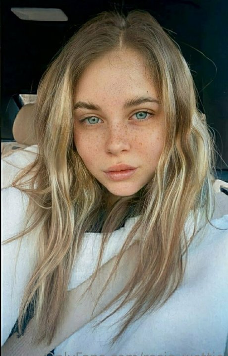 rosie wettie top profile image