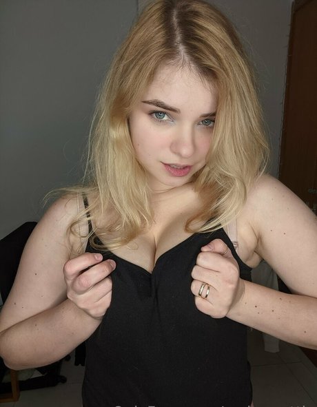rosie wettie ポルノスター ヌード ギャラリー