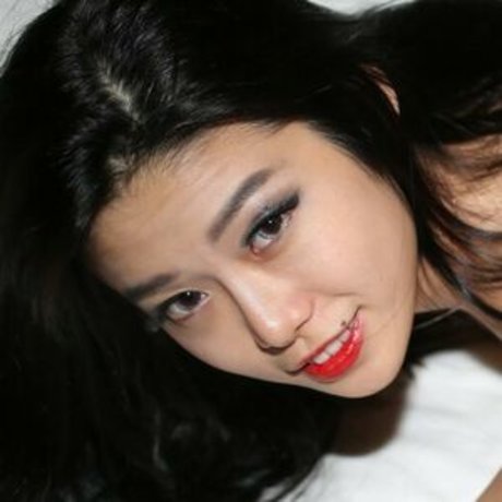 Luvian Ben Neng 完璧なポルノスター 写真