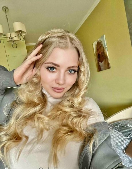 ellybloom vip 美しいモデル 写真