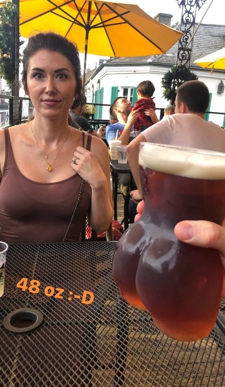 Jewel Staite ヌード女優 写真