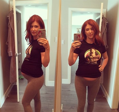 Jewel Staite セックスポルノスター ギャラリー
