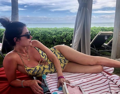 Jewel Staite セックスモデル 画像