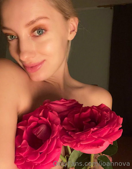 ioannova アダルトスター 写真