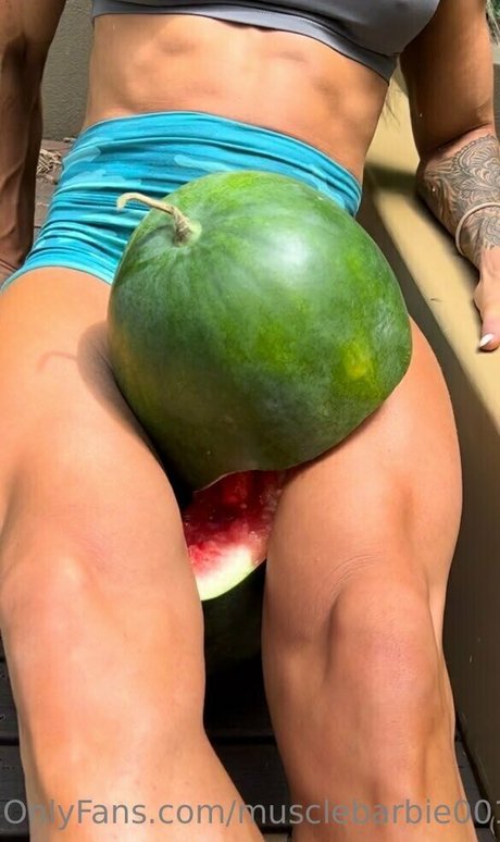 musclebarbie001 xxxスター 写真