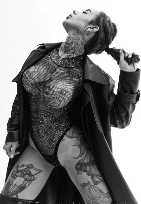 Stephanie Paul ホットモデル 画像