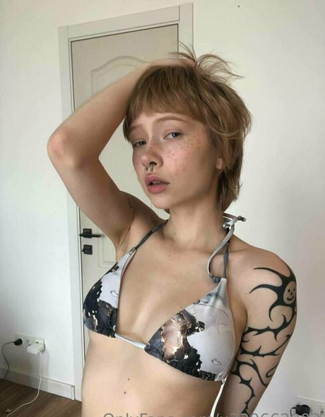 tiny tyan 裸のモデル 写真