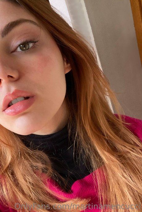 アジア人のティーンの足 オンリーファンズ セクシー裸 写真