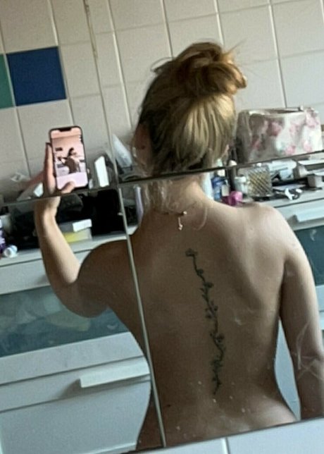 Immynicholls アートモデル 写真