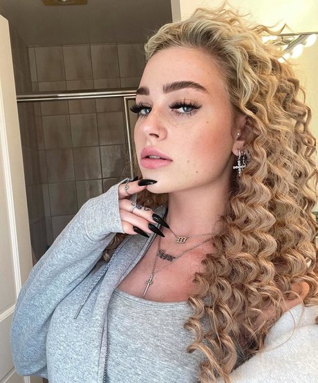 Viperous セクシー女優 写真