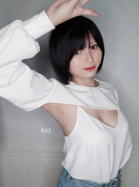Rue cosplayer セックス女優 写真