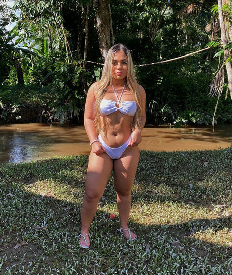 Ana Caroline ホットモデル 写真