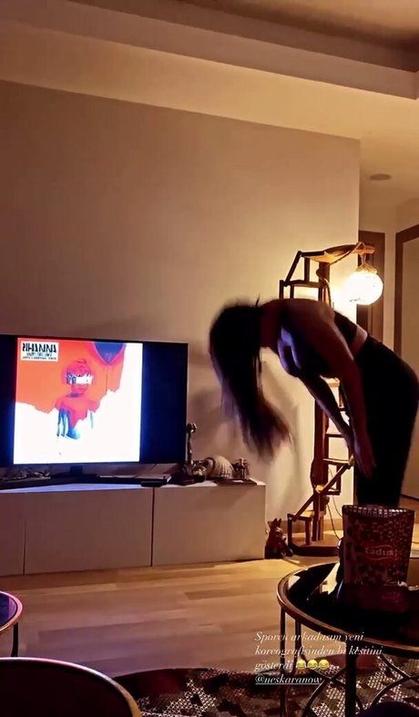 neskaranow ヌードのポルノスター 写真