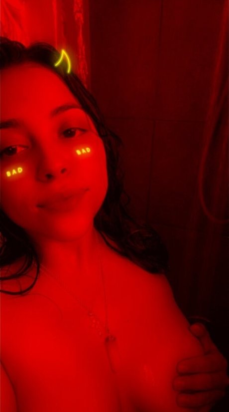 ittybittydee ポルノモデル 写真
