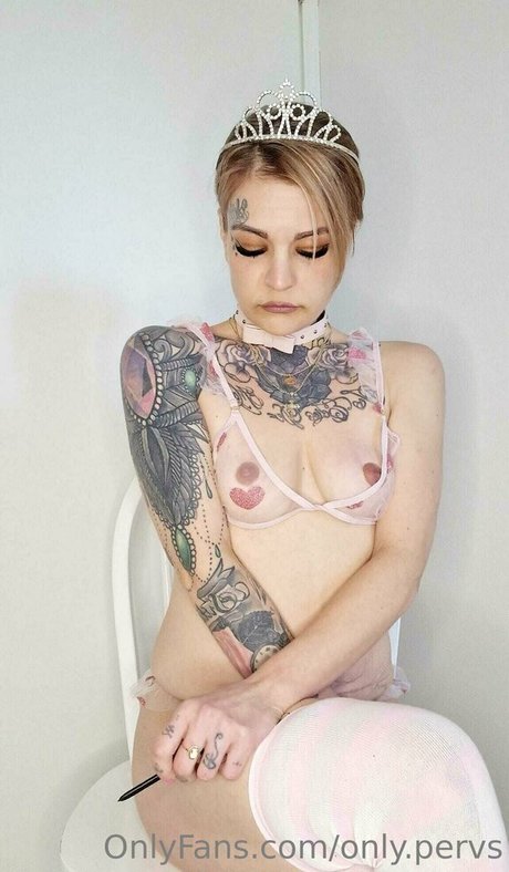 only pervs ポルノ女優 ギャラリー