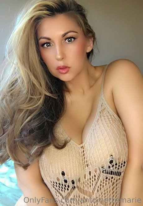 antoinettemarie ホットなモデル 写真