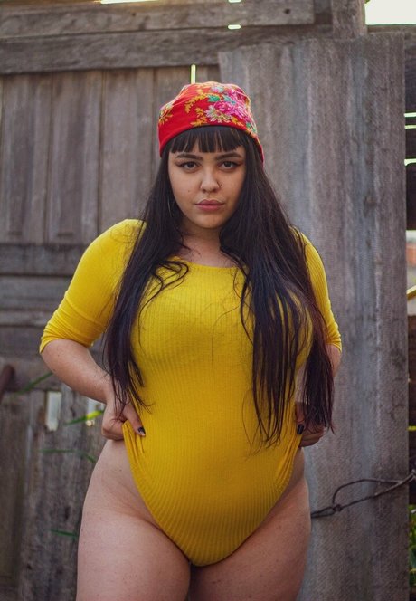 Yasmin Devonne ヌードモデル 写真