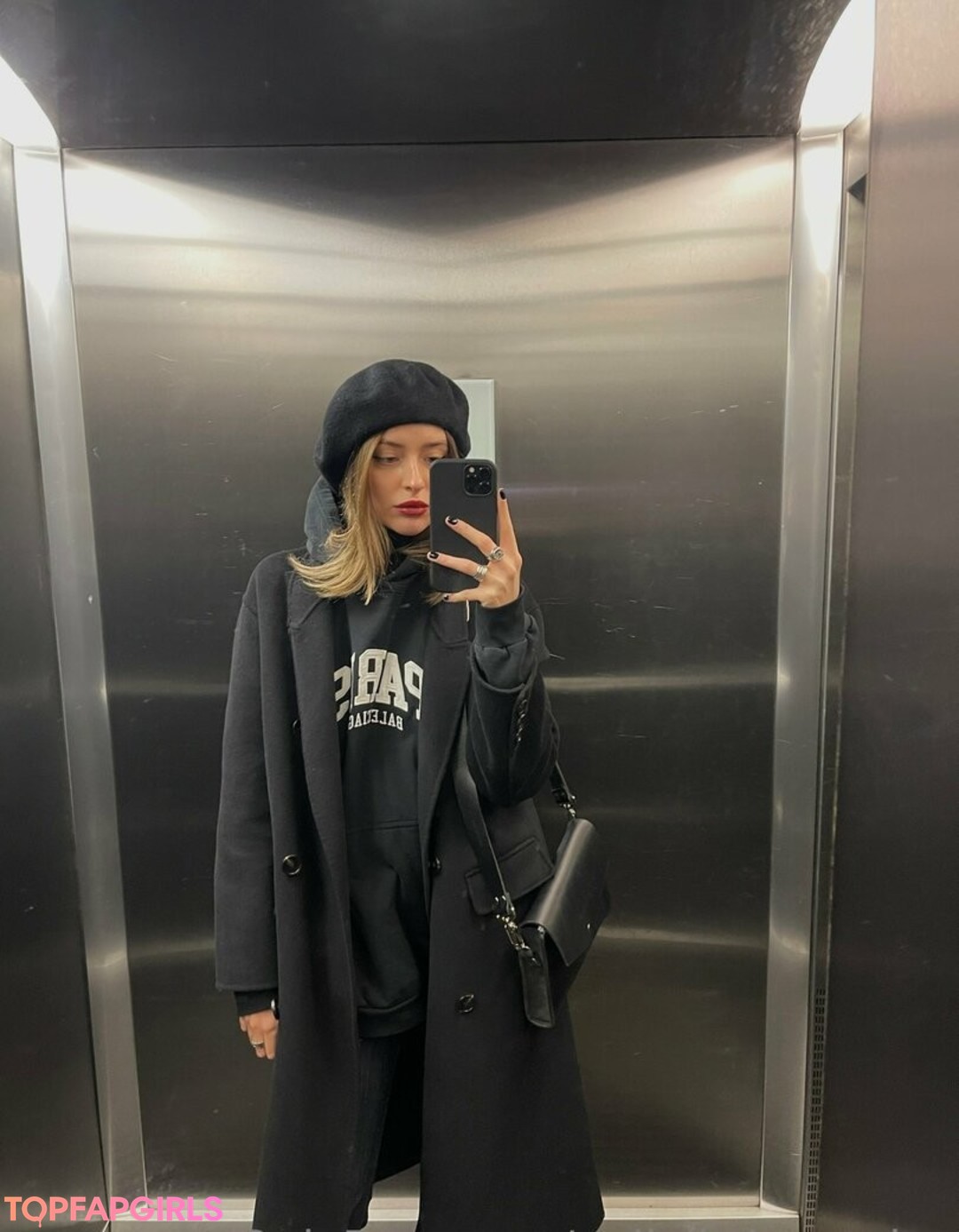 毛深いおまんこオンリーファンズ セクシーヌード 写真