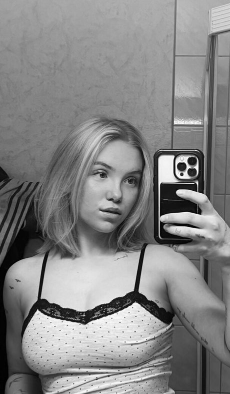 Erikalindgr3n アダルト女優 画像