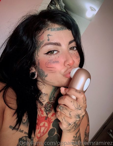 oppaikathleenramirez アダルトスター 写真