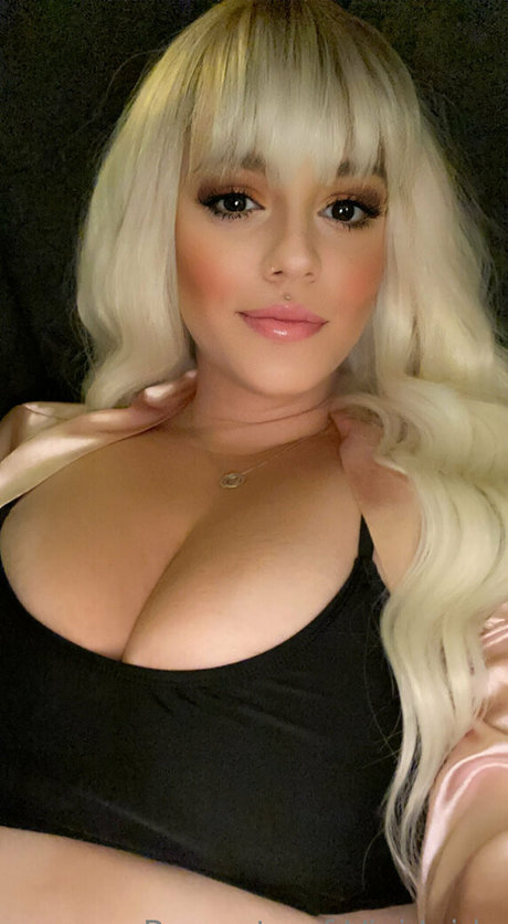 vivi jaide ポルノモデル 画像