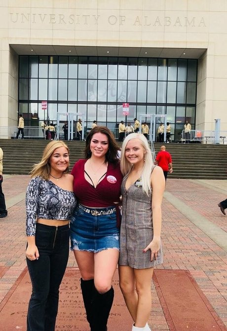 Mackenzie J ヌードスター 写真