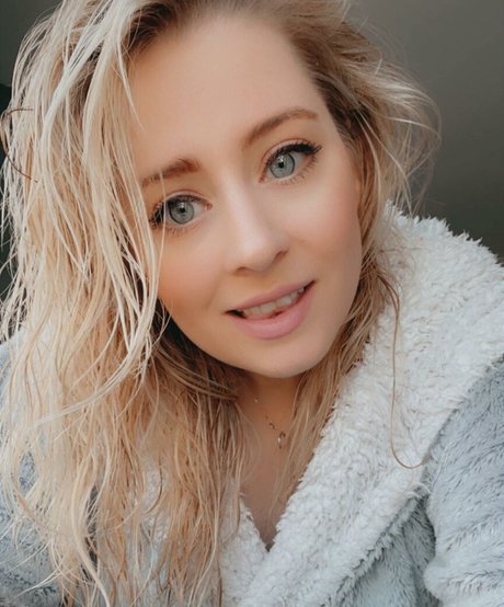 lottielushloves かわいいポルノスター 写真