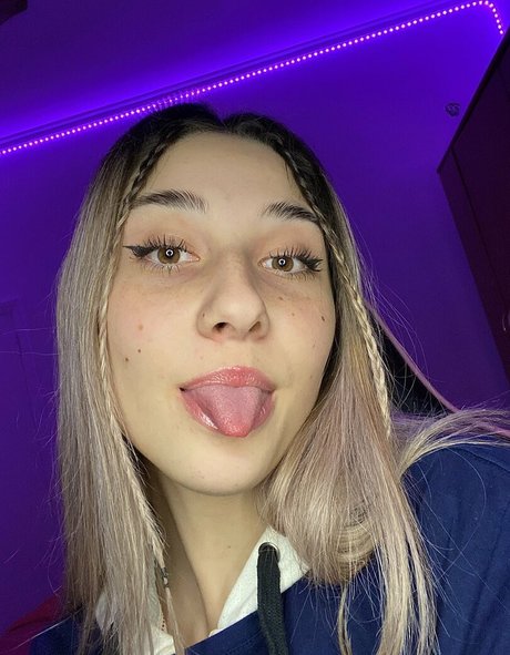 Yami Sanchez 無料スター 写真