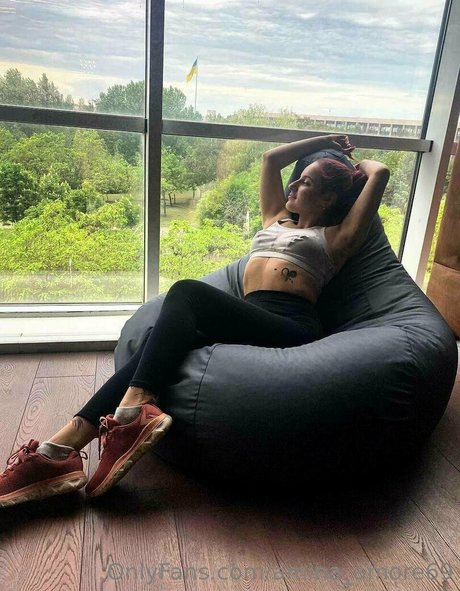 amina amore69 ヌードスター 写真